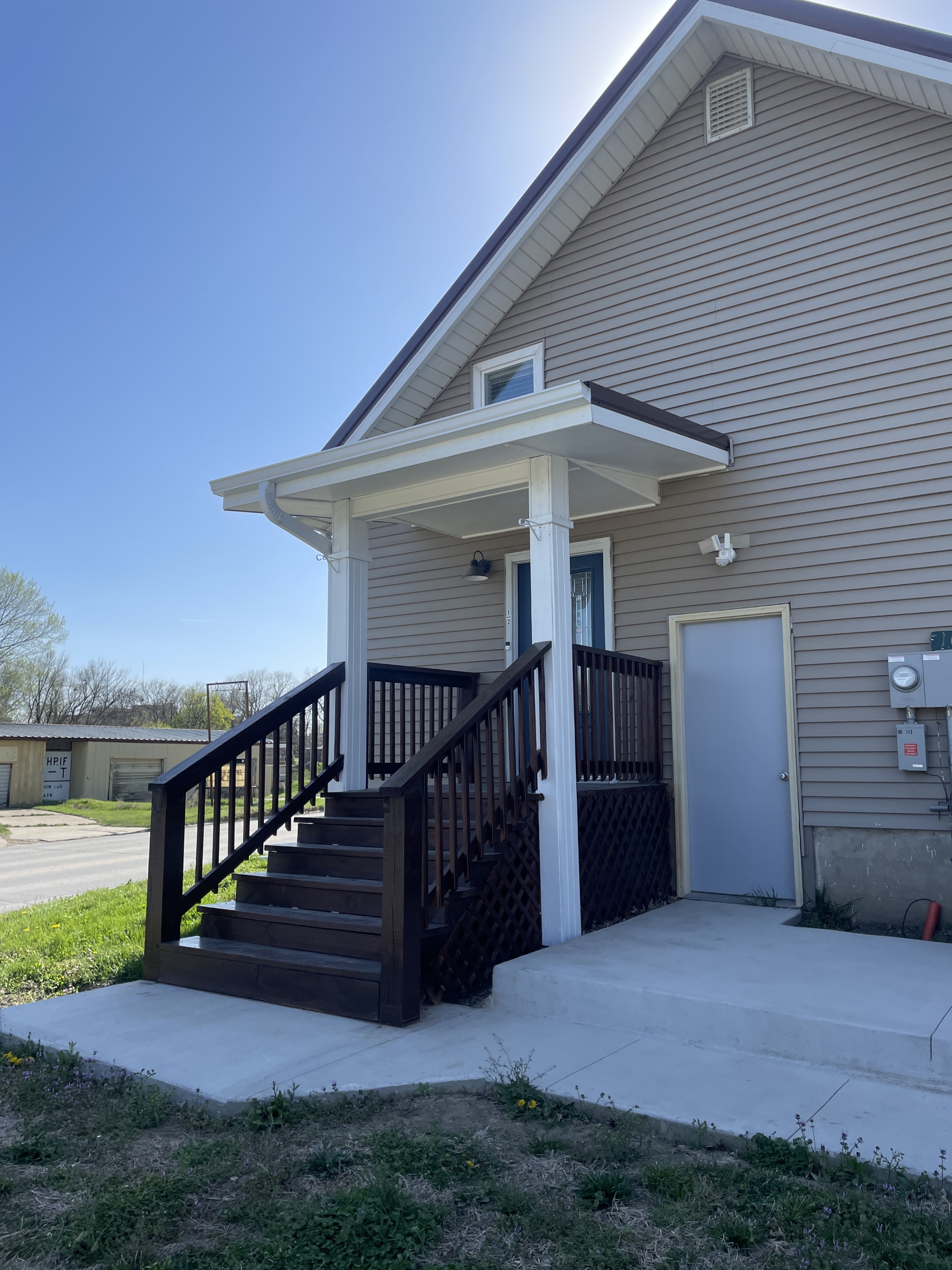 105 1/2 West Summit Street - 1